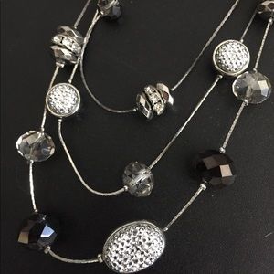 🦋 NWOT Black, Grey & Silver Necklace